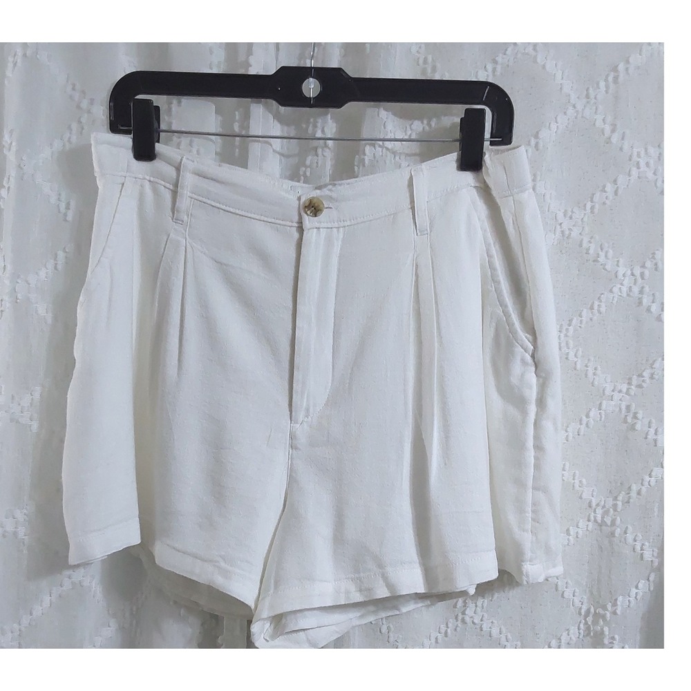 Hollister White Linen Blend Ultra High-Rise Pleated Shorts Womens Large NWT